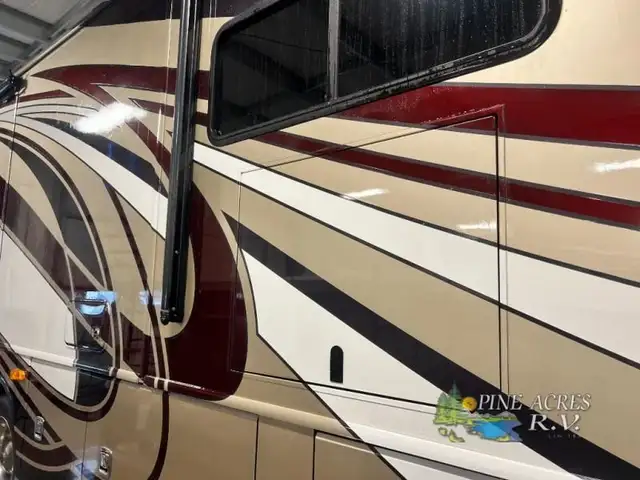 2013 Fleetwood RV Discovery 40X Diesel 057,684 Miles in RVs & Motorhomes in Moncton - Image 6