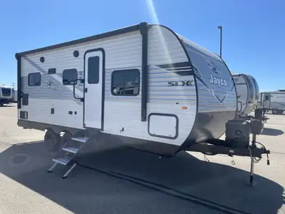 Welcome to Eldorado RV Sales, the longest running dealership in Southern Alberta! Equipped With: Ove...