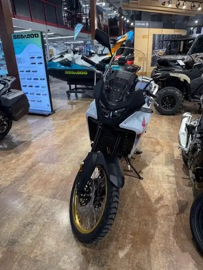 ***FINANCING AVAILABLE!!!*** Price is all-in except GST Call in to Riverside Honda & Ski-Doo today a...