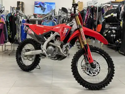 No wonder the Honda CRF250R Works Edition is considered to be the ultimate Honda motocrosser when it...