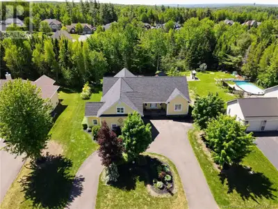 Bienvenue/Welcome to 181 Maurice. Located on the Fox Creek Golf Course, this stunning executive bung...