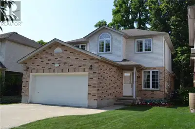2 storey home w/many updates and well maintained! Sought after location Cathedral ceiling in the mn....