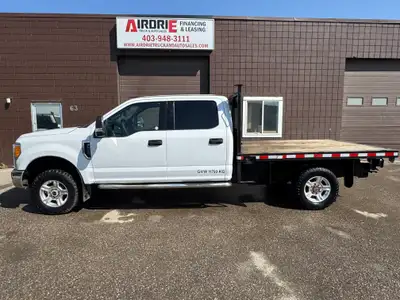 2017 Ford F-350 XLT Flat Bed 6.2L V8 Gas SRW 4X4 8 FT 10" x 6 FT 8" Bed Power Locks, Power Windows,...