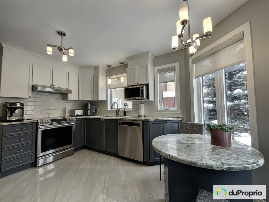 $724,000 - 2 Storey for sale in Chicoutimi (Chicoutimi) — photo 2