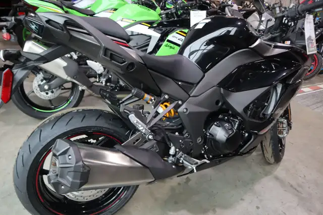 2025 Kawasaki NINJA 1100SX SE Black in Street, Cruisers & Choppers in Edmonton - Image 3