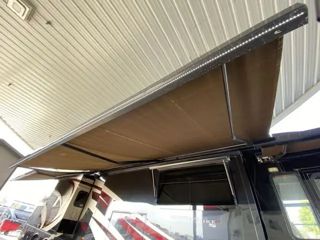 2014 Newmar Mountain Aire 4369 in RVs & Motorhomes in Abbotsford - Image 29