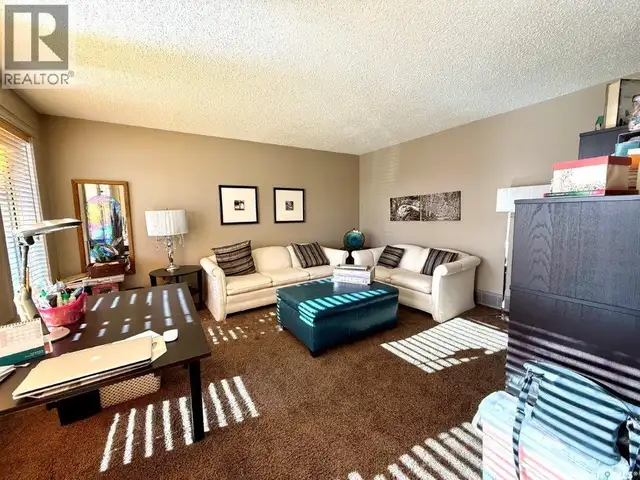 626 4th AVENUE W Kindersley, Saskatchewan in Houses for Sale in Saskatoon - Image 7