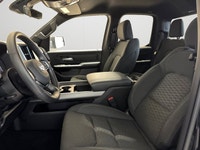 SPECIAL OFFER! Cloth Bucket Seats, Remote Start System, 8.4 Touchscreen Display, Apple Carplay, Goog... (image 9)