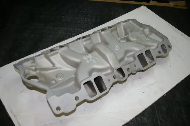 INTAKE MANIFOLD EDELBROCK PERFORMANCE in Auto Body Parts in Edmonton - Image 7