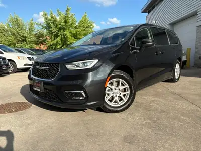 2023 CHRYSLER PACIFICA TOURING -BLACK ON BLACK LEATHER INTERIOR / ALLOY WHEELS / POWER SLIDING DOORS...