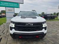 2024 Chevrolet Silverado 1500 LT Trail Boss Crew Cab 4x4 with the 5.3L V8 and only 46,231kms! Clean... (image 1)