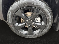 This 2025 JEEP GRAND CHEROKEE LIMITED 4X4 has the following options Capri Leatherette W/Axis Ii Seat... (image 9)