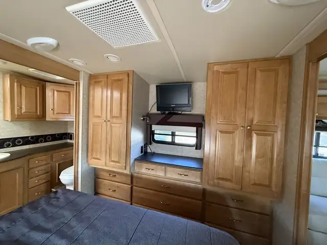 2011 Winnebago Sunstar Itasca 35RF in RVs & Motorhomes in Longueuil / South Shore - Image 10