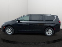 EXECUTIVE CROSSTOWN DEMO! Cloth Bucket Seats, Remote Start System, Heated Front Seats, Heated Steeri... (image 4)