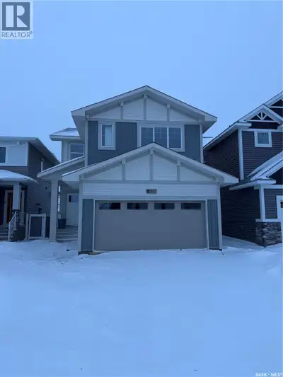 Welcome to the Havenberg — built by BUILDER OF THE YEAR Ehrenburg Homes. This spacious design offers...