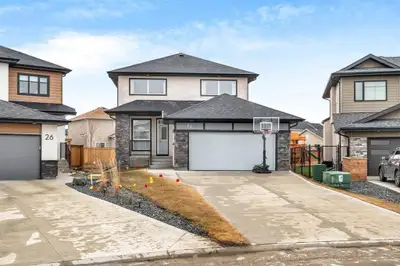 1H//Winnipeg/Offers presentation: Sunday April 27, 2025 Evening. Welcome to 22 McCrindle Bay a beaut...