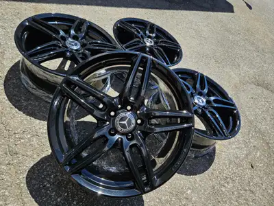 Gorgeous set of original Mercedes E-Class AMG wheels in gloss black finish. 19x8 Bolt pattern: 5x112...