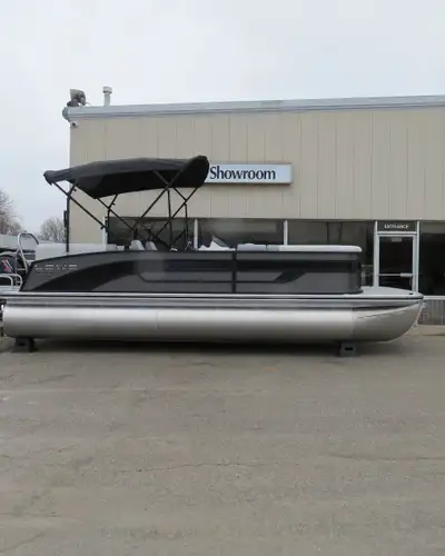 Mercury 150HP XL PRO XS , Custom Graphic, Hydraulic Steering, Bimini Top, Full Cover, TL Package Wit...