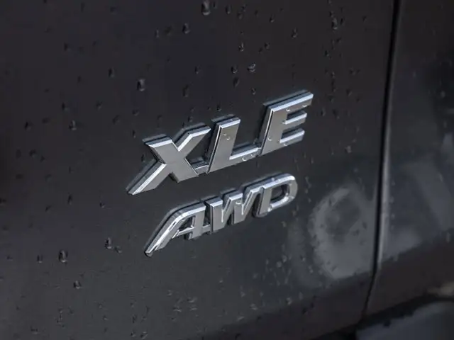 2022 Toyota RAV4 XLE AWD | Sunroof | Heated Steering | CarPlayS in Cars & Trucks in Guelph - Image 25