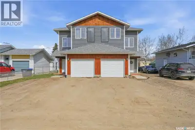 Is lake living calling your name? Excellent opportunity here - live in one side and rent out the oth...