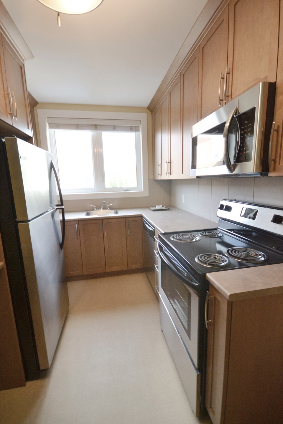 AVAILABLE NOW! 1-Bedroom Suite Available at Portage Ave West! 5