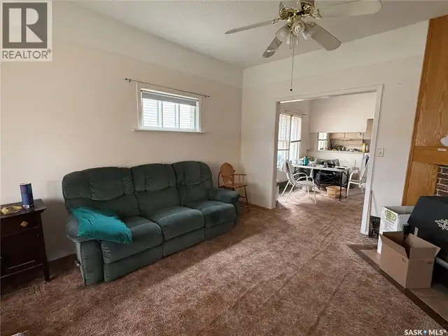 439 Assiniboia STREET Weyburn, Saskatchewan in Houses for Sale in Regina - Image 3