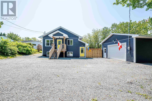 201 Terence Bay Road Whites Lake, Nova Scotia in Houses for Sale in City of Halifax - Image 2