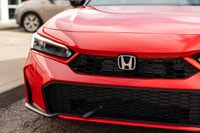 Automatic Highbeams,Leather Steering Wheel,Heated Steering Wheel,Generic Sun/Moonroof,Lithium Ion Tr... (image 2)