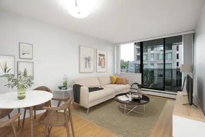 Located right beside the world-renowned Stanley Park on the edge of downtown, Vancouver, Harbourview...