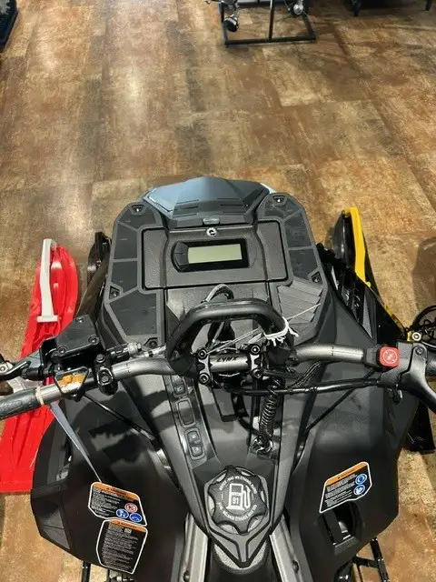 2025 Lynx Shredder DS 3900 850 E-Tec Turbo R 3.0 SHOT in Snowmobiles in St. Albert - Image 3