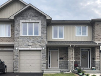 3 bed townhome in Woodhaven neighbourhood- 1433 Monarch Dr