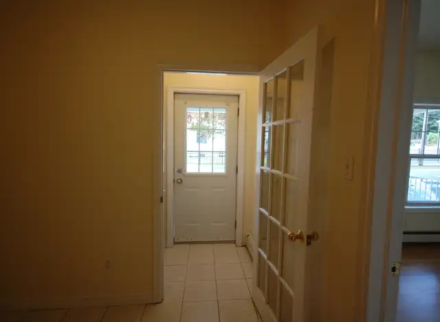 4 Bedroom 2 Bath Apartment West End Halifax September 2025 in Long Term Rentals in City of Halifax - Image 5