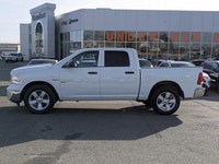 Check out this 2023 Ram 1500 Classic SLT before it's too late! * This Ram 1500 Classic is a Bargain... (image 4)