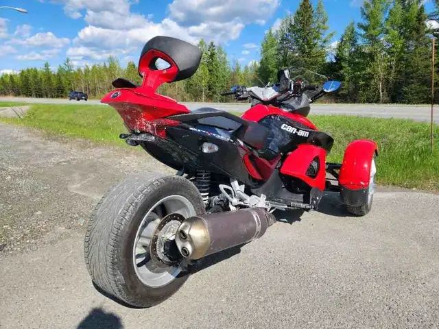 2009 CAN-AM Spyder SE 1000 in Street, Cruisers & Choppers in Thetford Mines - Image 5