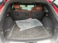 Odometer is 11630 kilometers below market average! 2022 Cadillac XT5 Leather, Navigation, Bluetooth... (image 7)