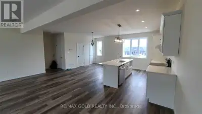 Welcome to 435 Callaway Road! This 3-year-new Montage luxury townhouse offers 4 bedrooms and 3.5 bat...