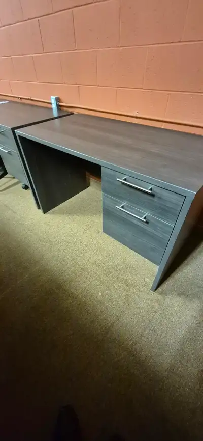 24" DEEP X 48" WIDE X 30" HIGH GREY WOODGRAIN DESK, LOCKING DRAWERS .NEW $ 465.00 SELLING FOR $ 99.0...