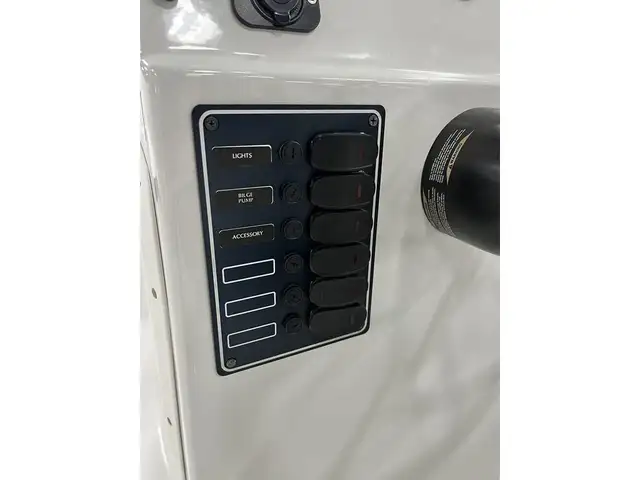 2023 Pro Sports 2000DC w/ 200XS XL Mercury & Galv Trailer in Powerboats & Motorboats in New Glasgow - Image 17