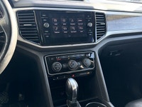 * 4MOTION All-Wheel Drive (AWD) * 20-inch alloy wheels * LED headlights, fog lights, DRLs * Wood tri... (image 7)