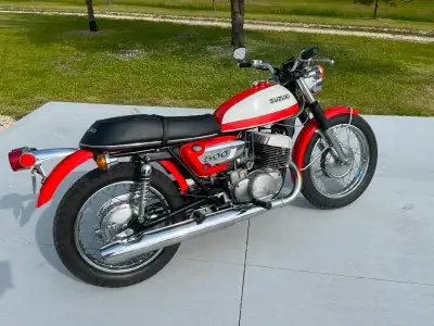 Rare 1972 Suzuki T500 2 stroke, was restored and rarely ridden. Has been sitting now for almost 2 ye...