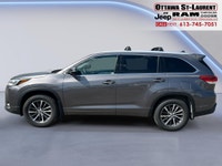 WE CAN GET YOU APPROVED ON THIS 2018 TOYOTA HIGHLANDER XLE AWD TODAY FEATURED OPTIONS -Power liftgat... (image 3)