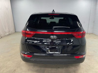 Looking for a sleek and reliable SUV that's ready for anything? Check out this stunning 2019 Kia Spo... (image 4)