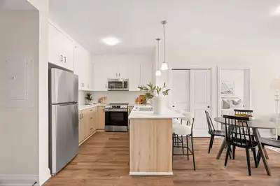 Bright Modern 2 bed 2 bath in North London