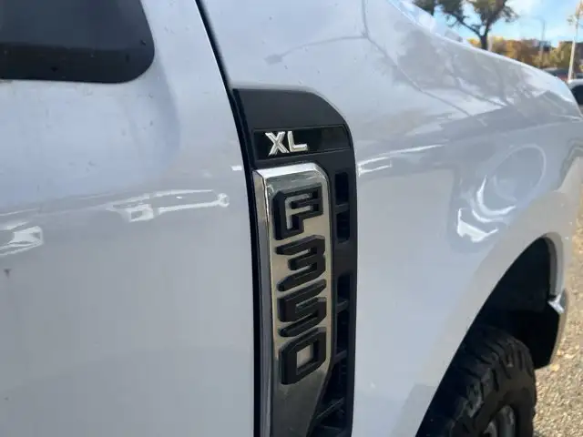 2024 Ford Super Duty F-350 SRW XL Crew Cab 176 | Remote Start in Cars & Trucks in Edmonton - Image 29