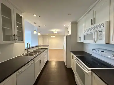 PANORAMIC VIEW! 2 Bedrooms + 2 Bathrooms - $2395/mth Located in Waterton Condominiums, 60 Walter Hav...