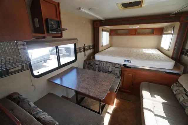 2012 Forest River Surveyor 235RKS Base in Travel Trailers & Campers in Stratford - Image 15