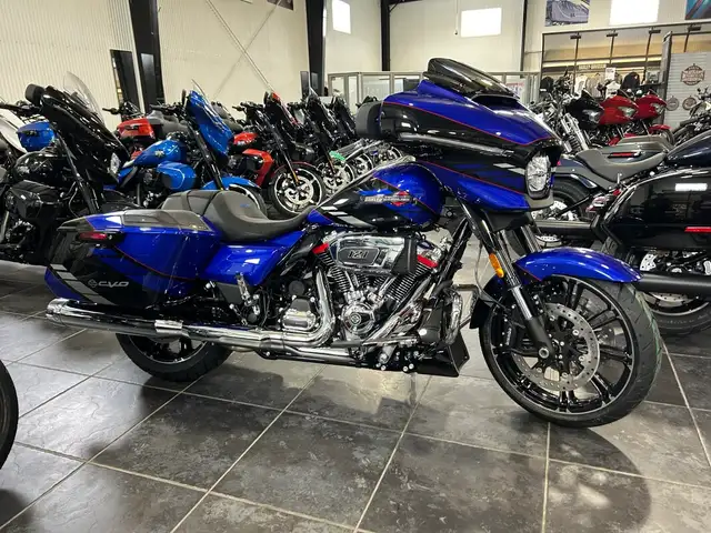 2025 Harley-Davidson CVO Street Glide in Street, Cruisers & Choppers in Sudbury - Image 3