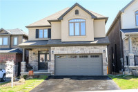 ELEGANCE ON BEAMSVILLE BENCH - 4 BED, 4 BATH