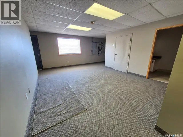 24 12th STREET NE Weyburn, Saskatchewan in Commercial & Office Space for Sale in Regina - Image 32