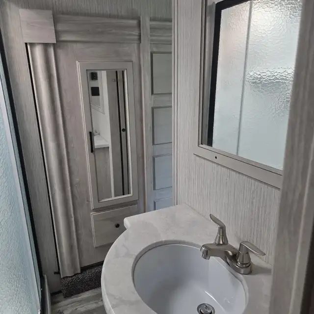 2023 SIERRA 3440BH-LUXURIOUS 2 BEDROOM LOFT,1.5 BATH,FINANCING! in Travel Trailers & Campers in Ottawa - Image 30